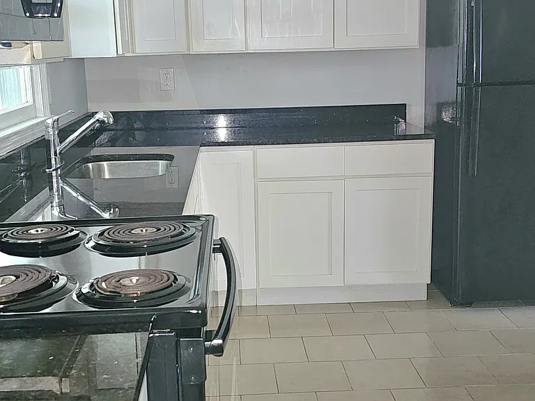 148 Bradford Ave #G — Photo 1
