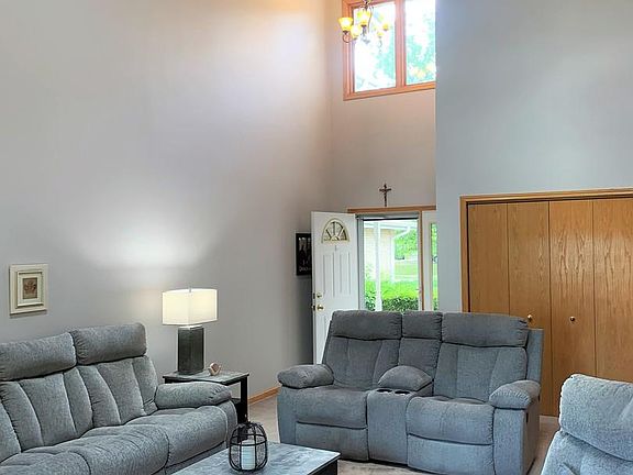 5th image of 9410 Boardwalk Ln
