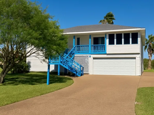 39 Front St, Rockport, TX 78382