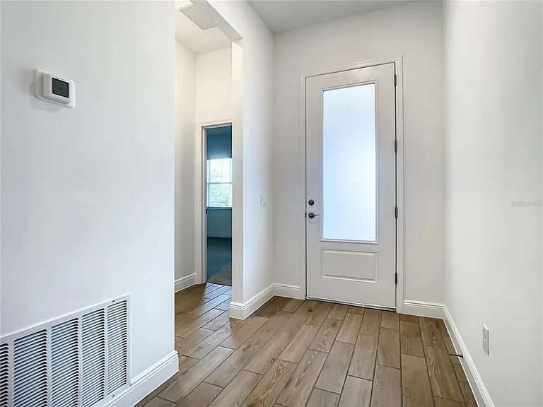 652 Kimber Ln — Photo 7