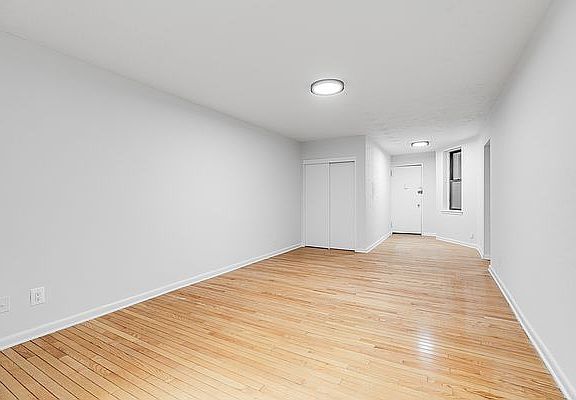 3rd image of 418 E 77th St #2K