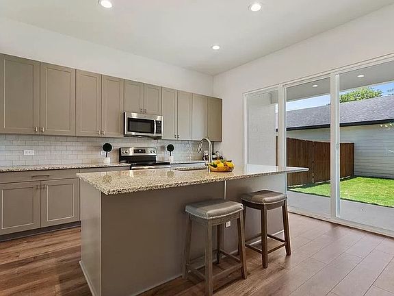 3rd image of 3130 Wayside Ave #1