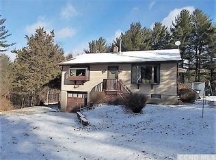 16 Cross Rd, Catskill, NY 12414