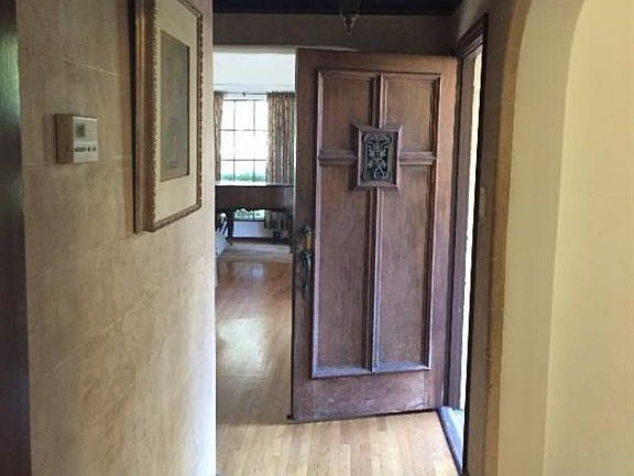 4th image of 999 N Holliston Ave