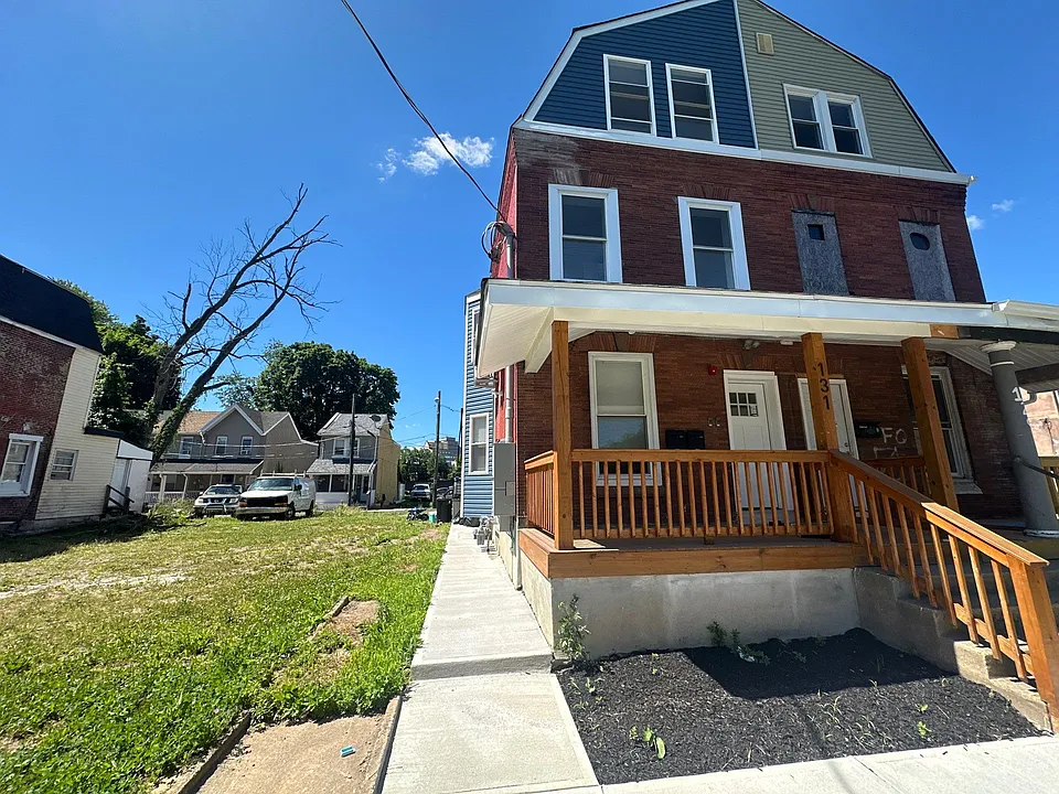 131 Monmouth St #2