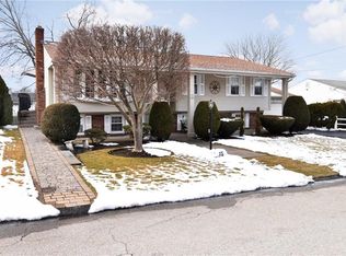 15 Wenscott Ln, North Providence, RI 02904