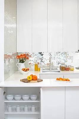 Rented by Solace SMC Inc | media 3