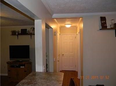 5th image of 1031 Village Dr