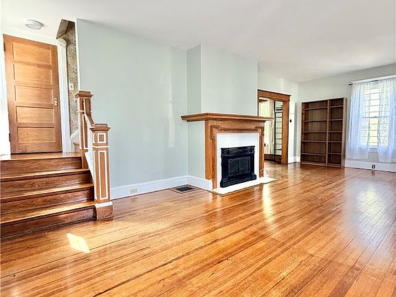 4th image of 148 Franklin St