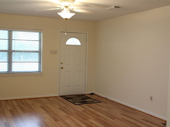 2nd image of 2420 S San Antonio St