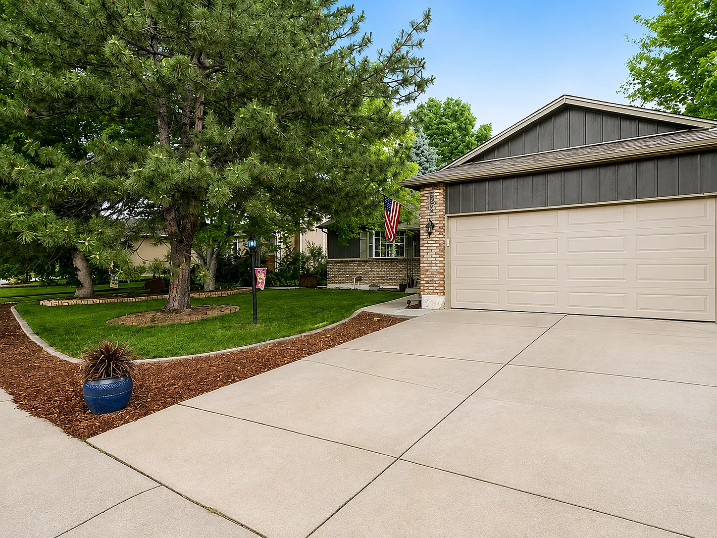 4 bed, 2158 sqft, $2,995 — Photo 1