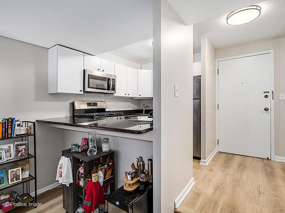 4th image of 230 E Ontario St APT 1603