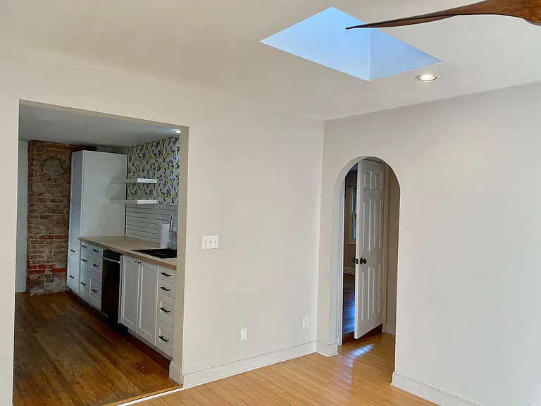 1027 Grove St — Photo 12