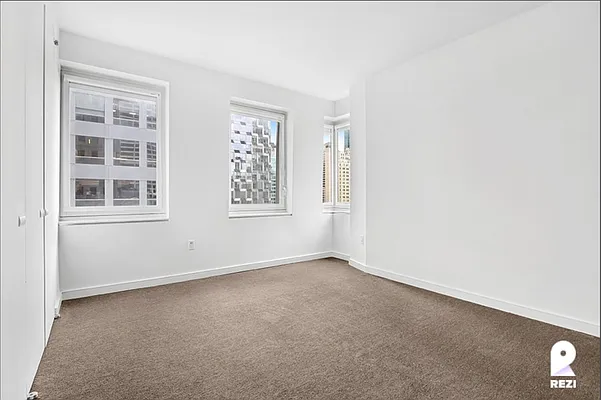 Rented by REZI | media 15
