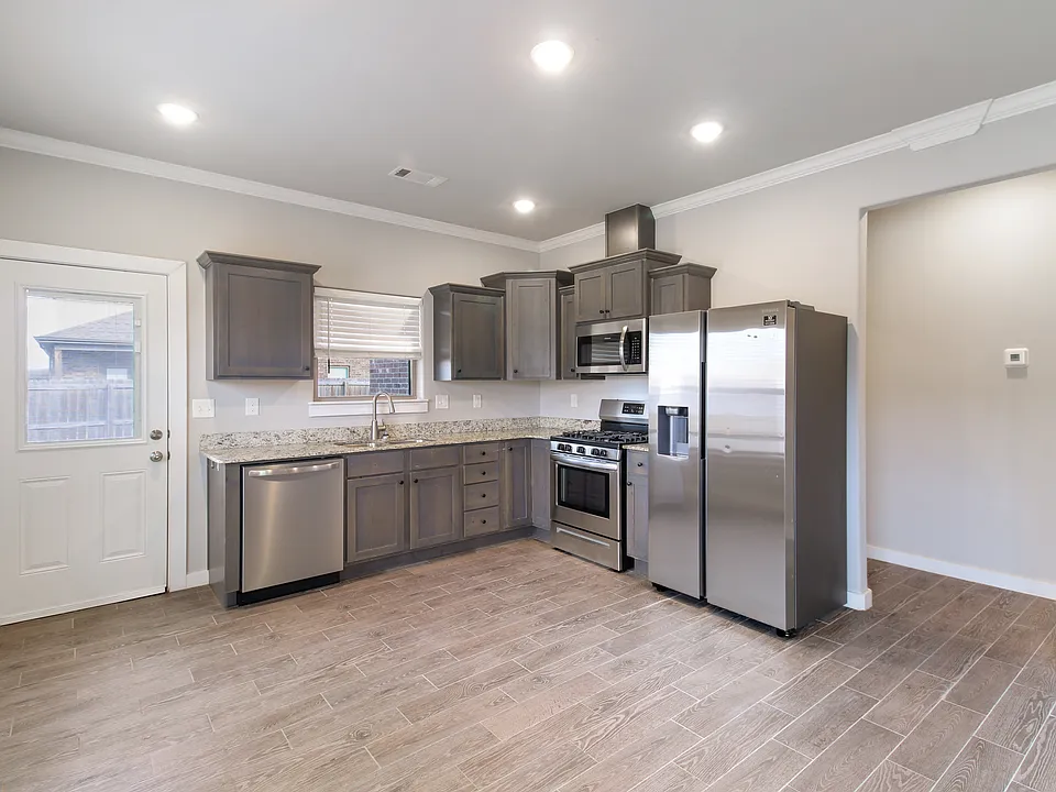 400 Barbet Dr