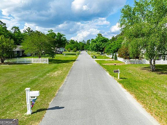 4th image of 565 S Oaks Ct