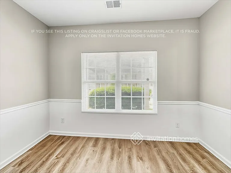 657 Armitage Way — Photo 5