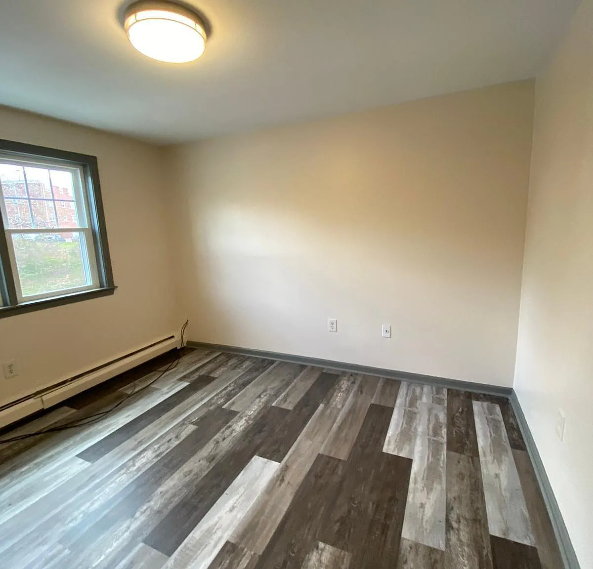 3 bed, 1.5 bath, $2,200 — Photo 2