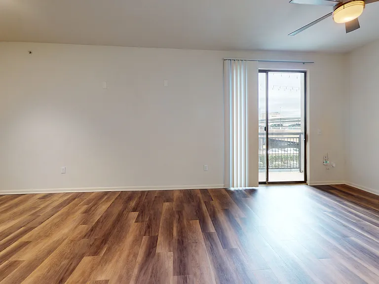 Residences at the Domain — Photo 92