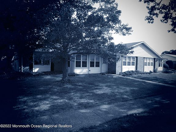 4th image of 99 Buckingham Drive #A