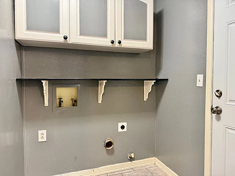 2515 Emerson Dr — Photo 8