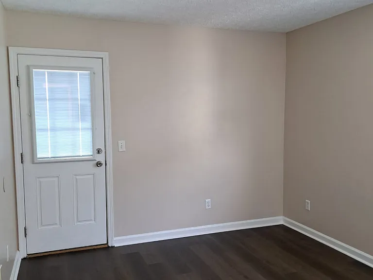 5518 Beach Dr #1 — Photo 10