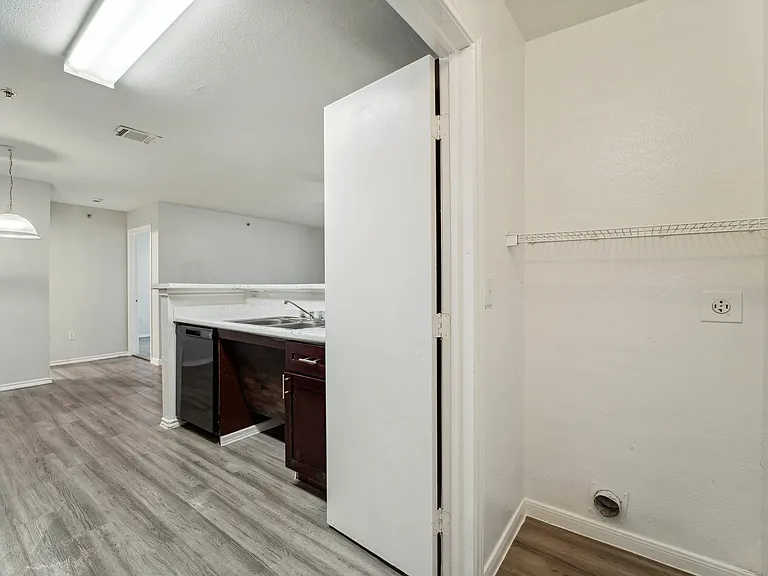 Redwood Heights — Photo 33