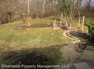 220 Congress Rd, Belpre, OH 45714