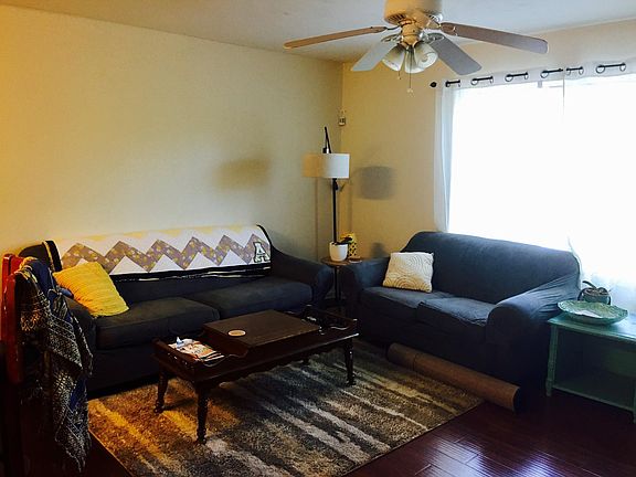 4th image of 1409 Deer Haven Ln #1