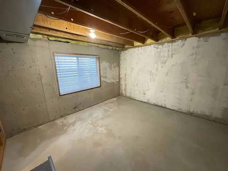 8166 Telegraph Dr — Photo 36