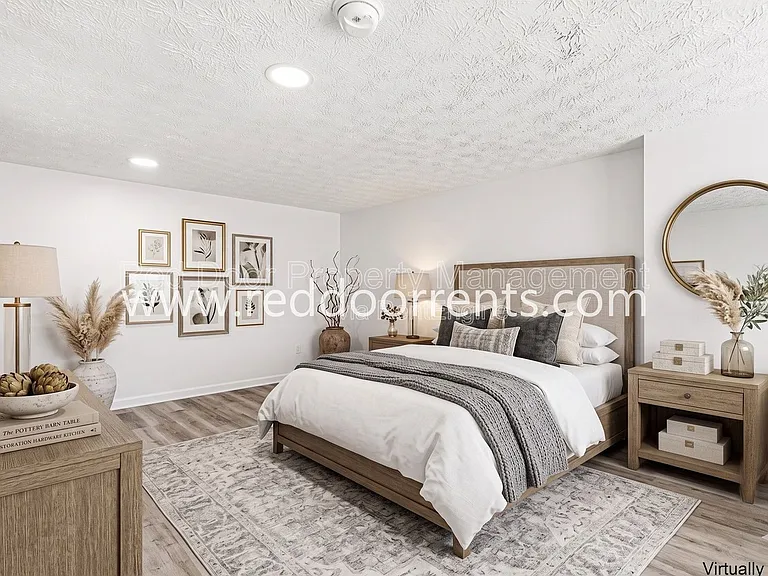389 N Main St #G — Photo 1