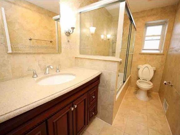 3rd image of 107 Dawson Cir #1