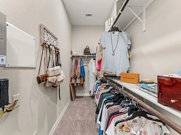 319 Lombardia Dr #21B — Photo 16