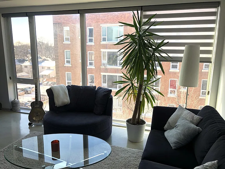 Living Room - Hunter Douglas Blinds
