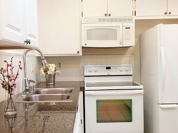 5th image of 4365 N Amberwick Ln