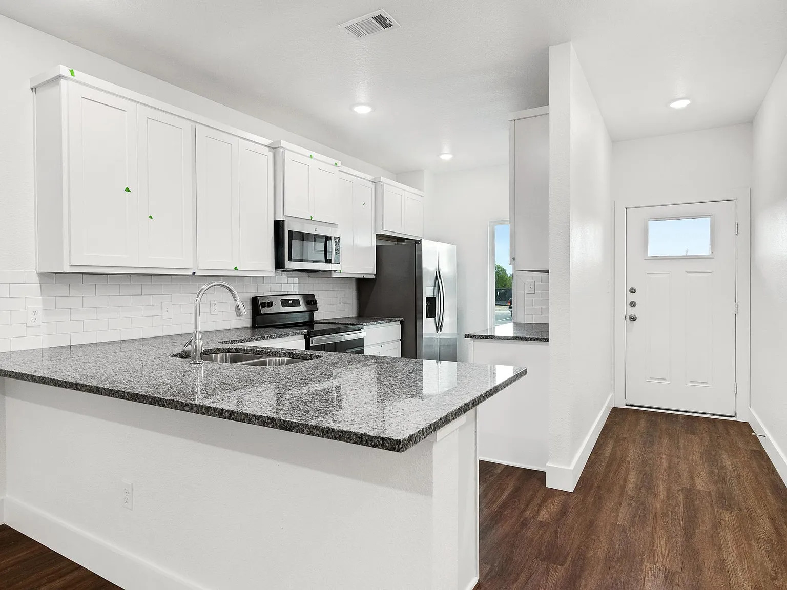 4 bed, 2.5 bath, 1683 sqft, $1,695 — Photo 4