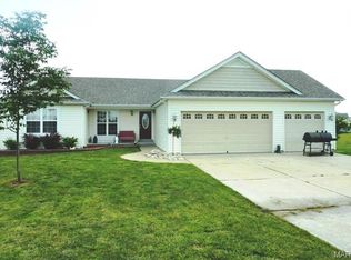 30 Charlie Ct, Hawk Point, MO 63349