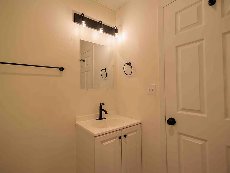 Apartments in the HEart of downtown Bozeman! — Photo 12