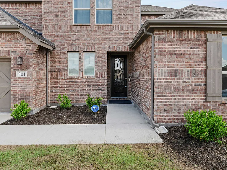 801 Lake Cove Dr — Photo 48
