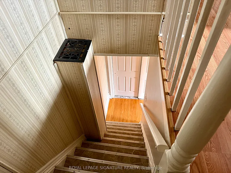 12 Hemlock Ave — Photo 18