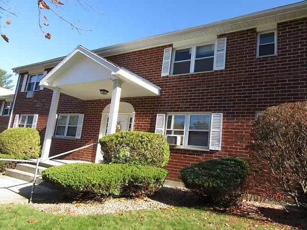 2nd image of 123 Litchfield Pines Dr APT D
