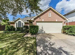 1414 Hunter Green Ln, Fresno, TX 77545