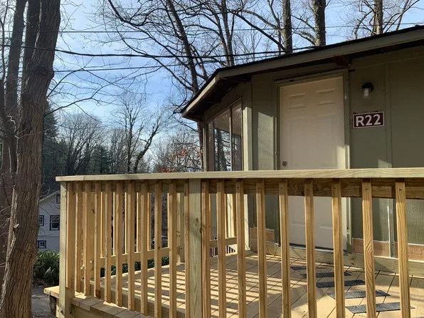 25 Howland Rd APT R22, Asheville, NC 28804