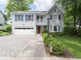 331 Beverly Rd, Douglaston, NY 11363