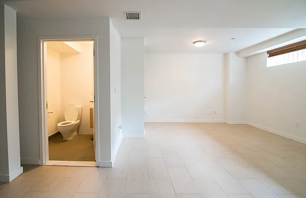 Rented by Nooklyn NYC LLC | media 4