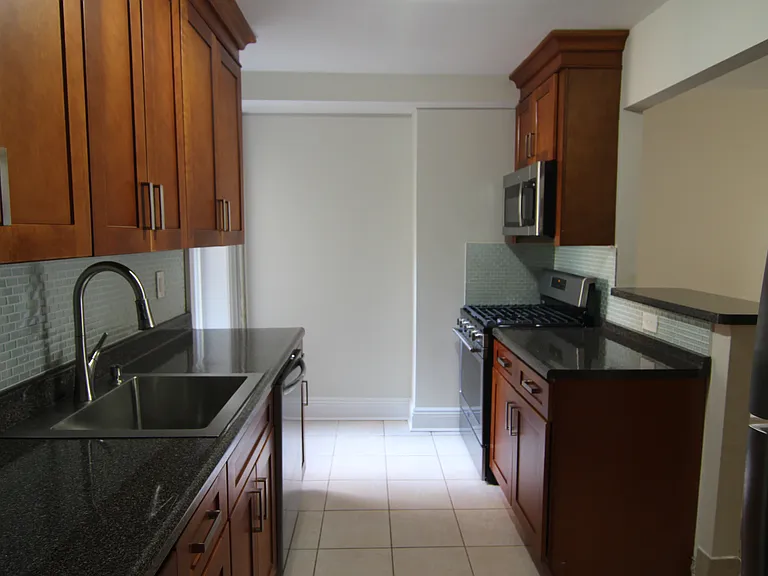 28-28 47th St #1R — Photo 6