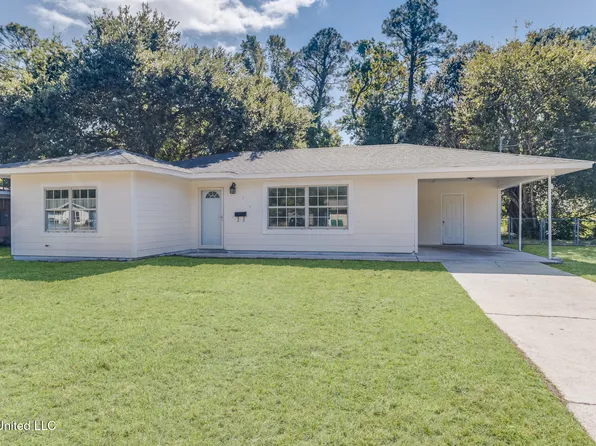 215 Ridgeway Dr, Gulfport, MS 39507