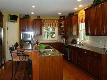 4th image of 1010 Poppy Hills Dr
