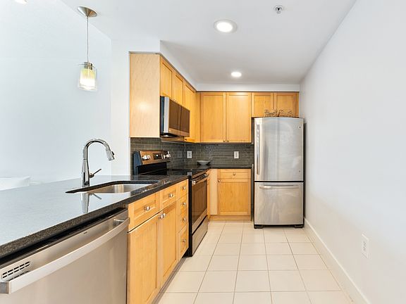 5th image of 2001 15th St N APT 110