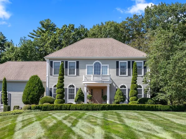 22 Laurelwood Dr, Norwell, MA 02061
